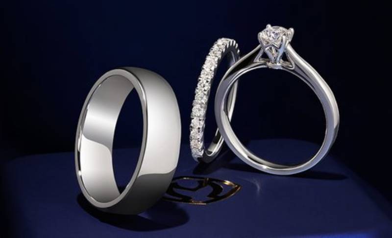 harga cincin tunangan emas